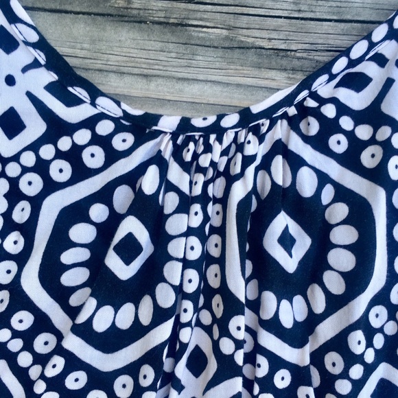 Patterned Tank - Picture 3 of 4